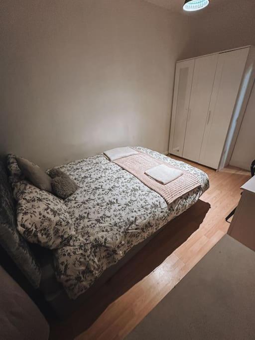 Spacious 3 Bedroom Flat In Stockwell Лондон Екстер'єр фото