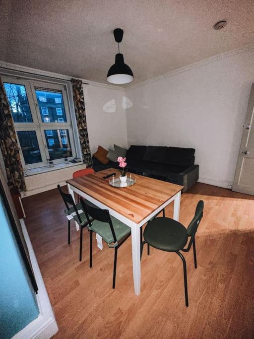Spacious 3 Bedroom Flat In Stockwell Лондон Екстер'єр фото